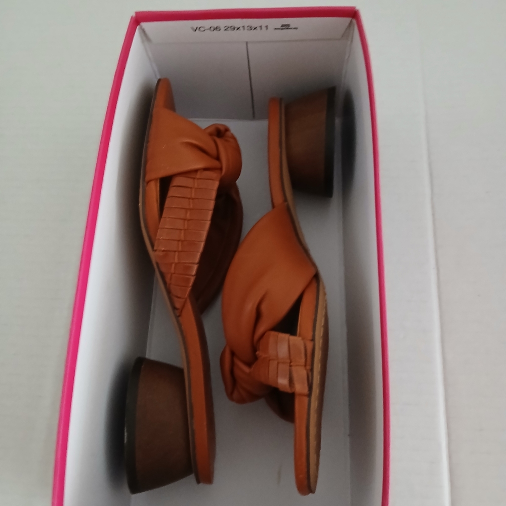Vince Camuto Women's Tan Slide Sandals Multiples Size M NEW $35 - Picture 11 of 13